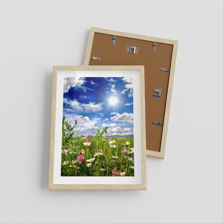 Plakat w ramie 30x40 - Niebiańska łąka pełna kwiatów - łąka, niebo - rama drewno