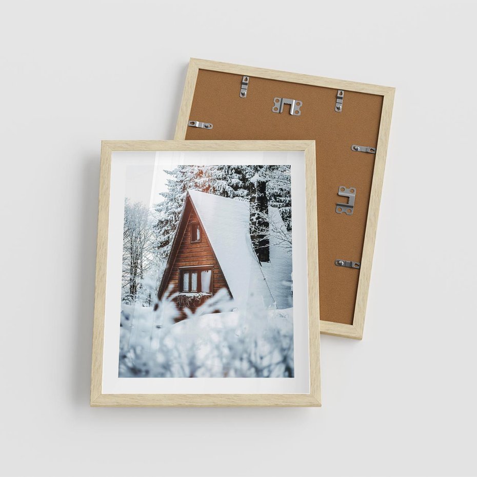 Plakat w ramie 40x50 - Zimowe Ustronie w Lesie - domek w lesie, zimowy las - rama drewno