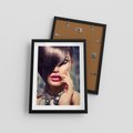 Plakat w ramie 30x40 - Kobiecy urok w makijażu i fryzurze - makijaż, fryzura - rama czarna