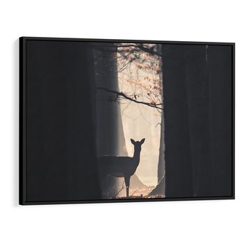Obraz w ramie 100x70 - Sarnie Skoki - zdjęcie, klimatyczny las - rama czarna