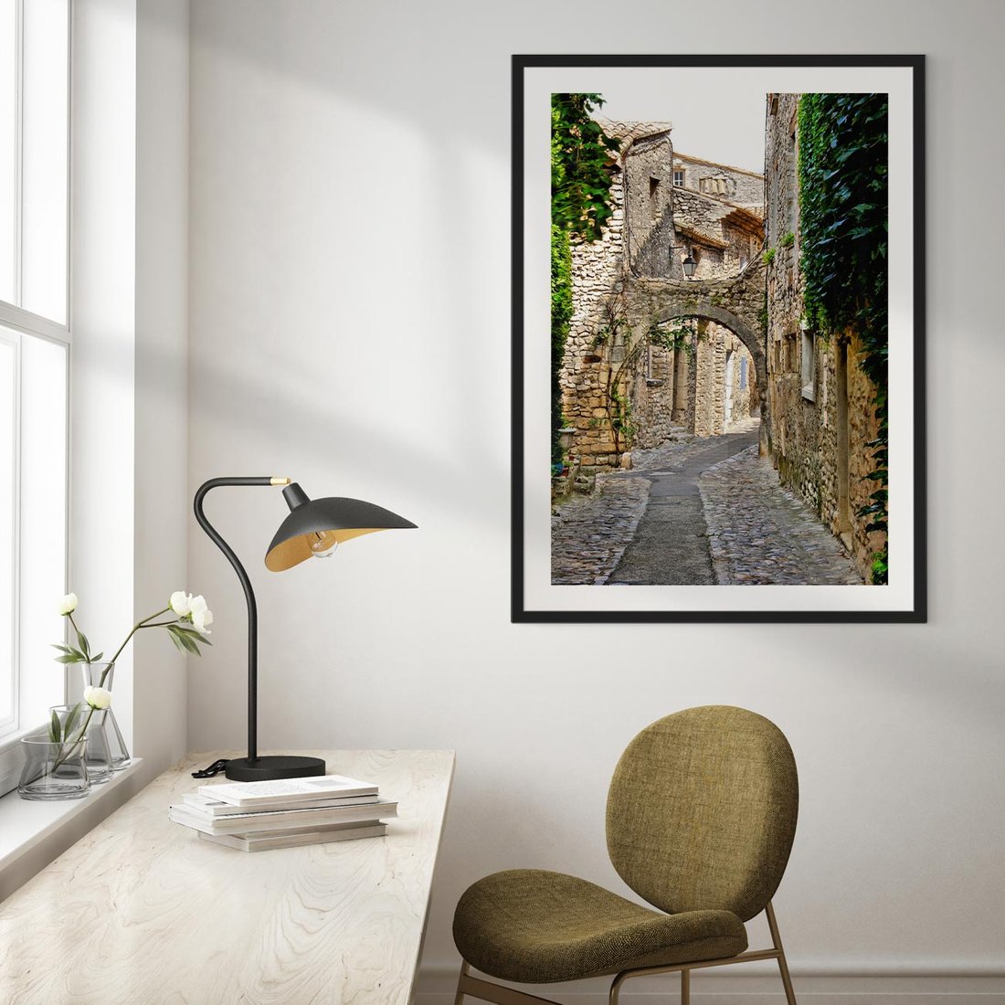 Plakat w ramie 40x50 - Urokliwa perspektywa uliczki - uliczka, perspektywa - rama czarna