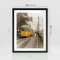 Plakat w ramie 40x50 - Tramwaj w Lizbonie - Lizbona, tramwaj - rama czarna