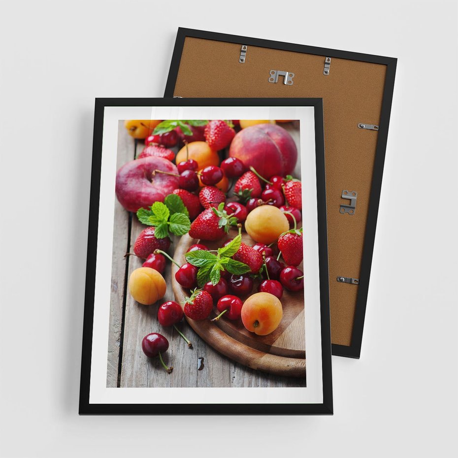 Plakat w ramie 50x70 - Owoce w restauracji artystycznie - owoce, restauracja - rama czarna