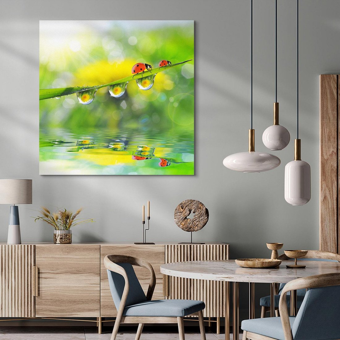 Obraz na płótnie 40x40 - Deszczowa Biedronka - biedronka, deszcz