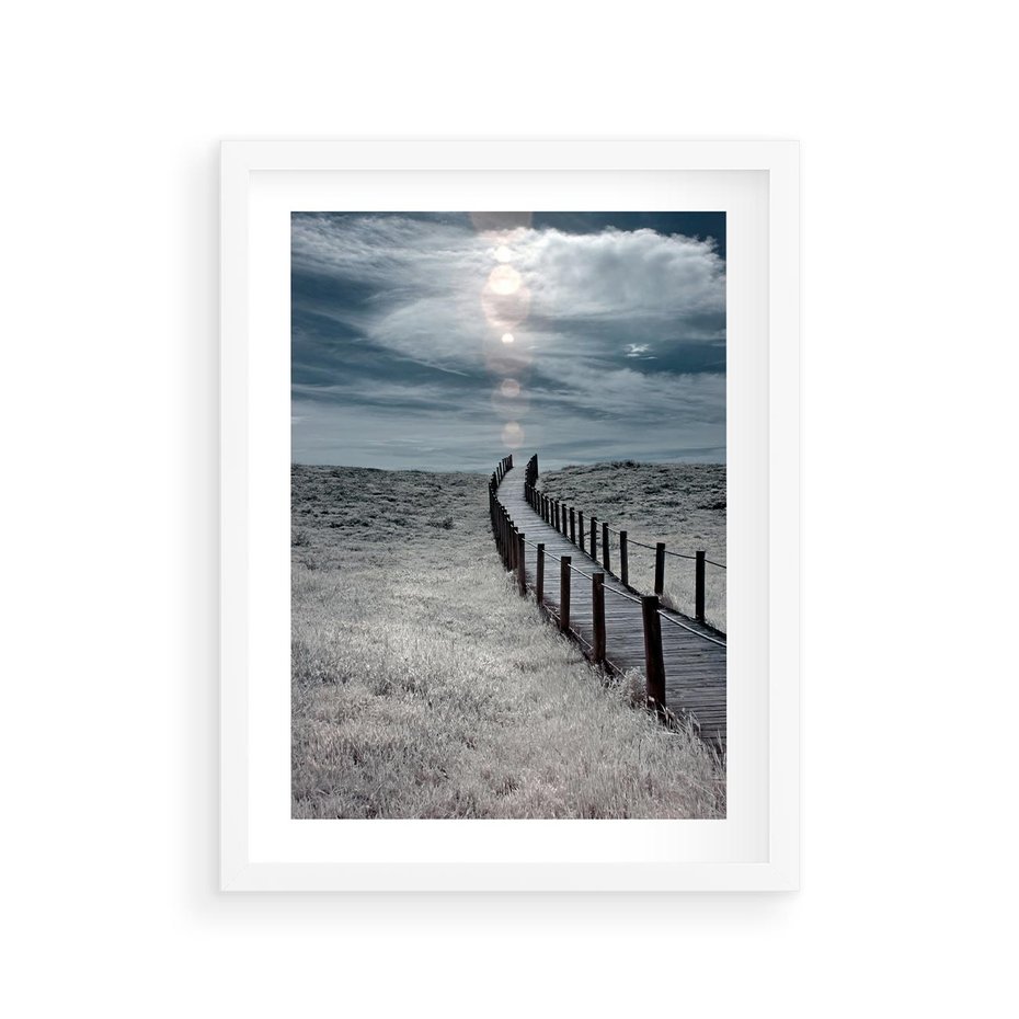 Plakat w ramie 30x40 - Burzowy pomost na plaży - plaża, pomost - rama biała