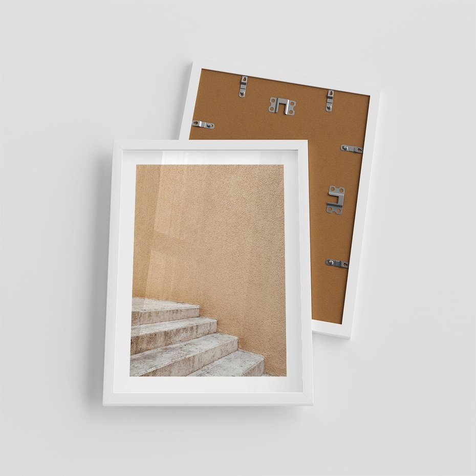 Plakat w ramie 30x40 - Schod w Beżu - schody, minimalizm - rama biała