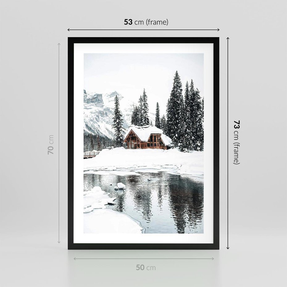 Plakat w ramie 50x70 - Urok Zimowego Krajobrazu - domek w górach, zima - rama czarna