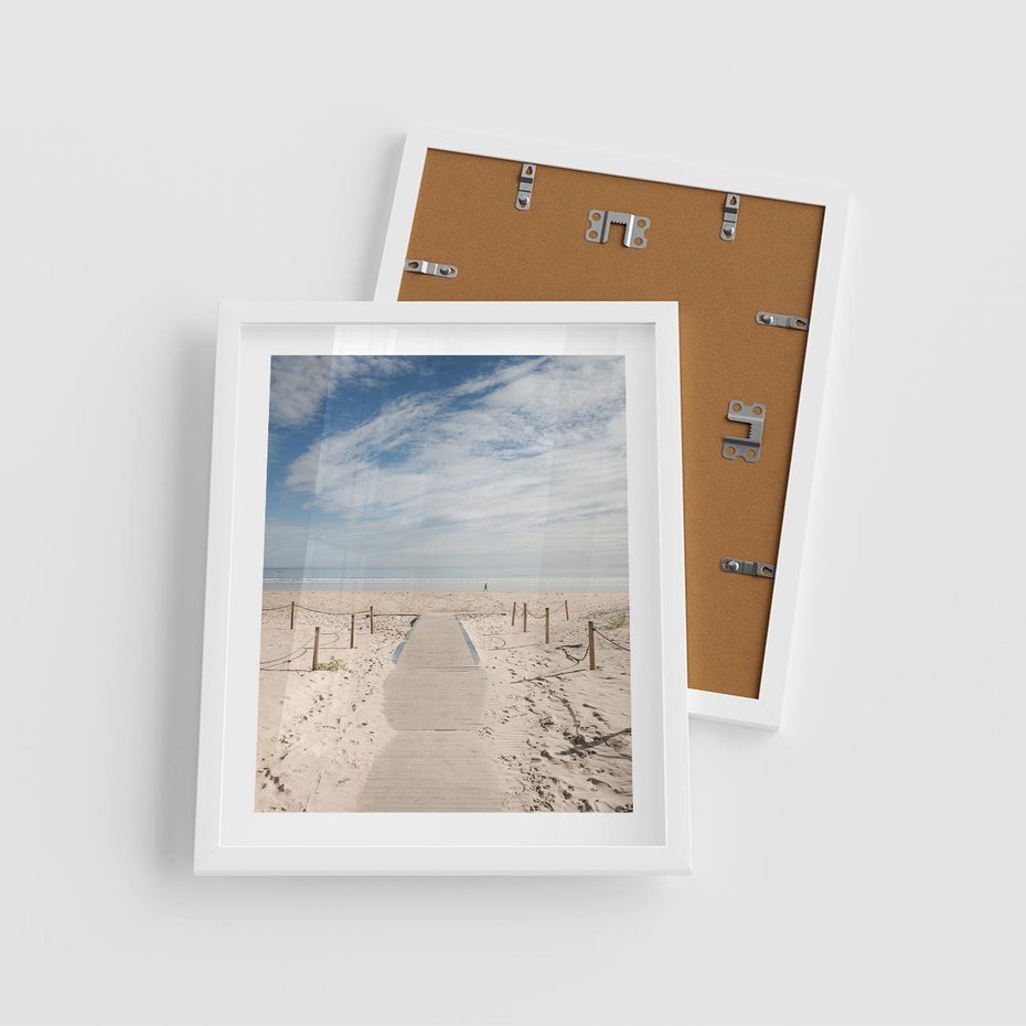 Plakat w ramie 40x50 - Ścieżka na plaży - plaża, ścieżka - rama biała