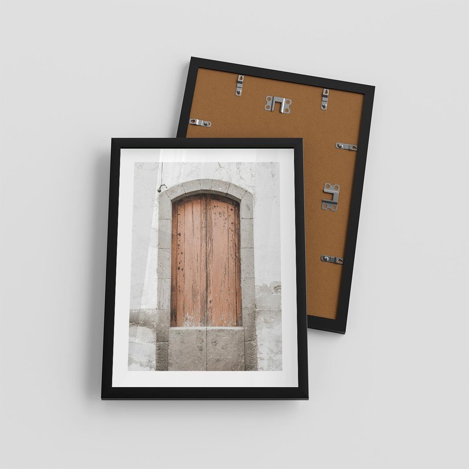 Plakat w ramie 30x40 - Śródziemnomorskie Drzwi Czasu - fotografia starych drzwi, śródziemnomorska architektura - rama czarna