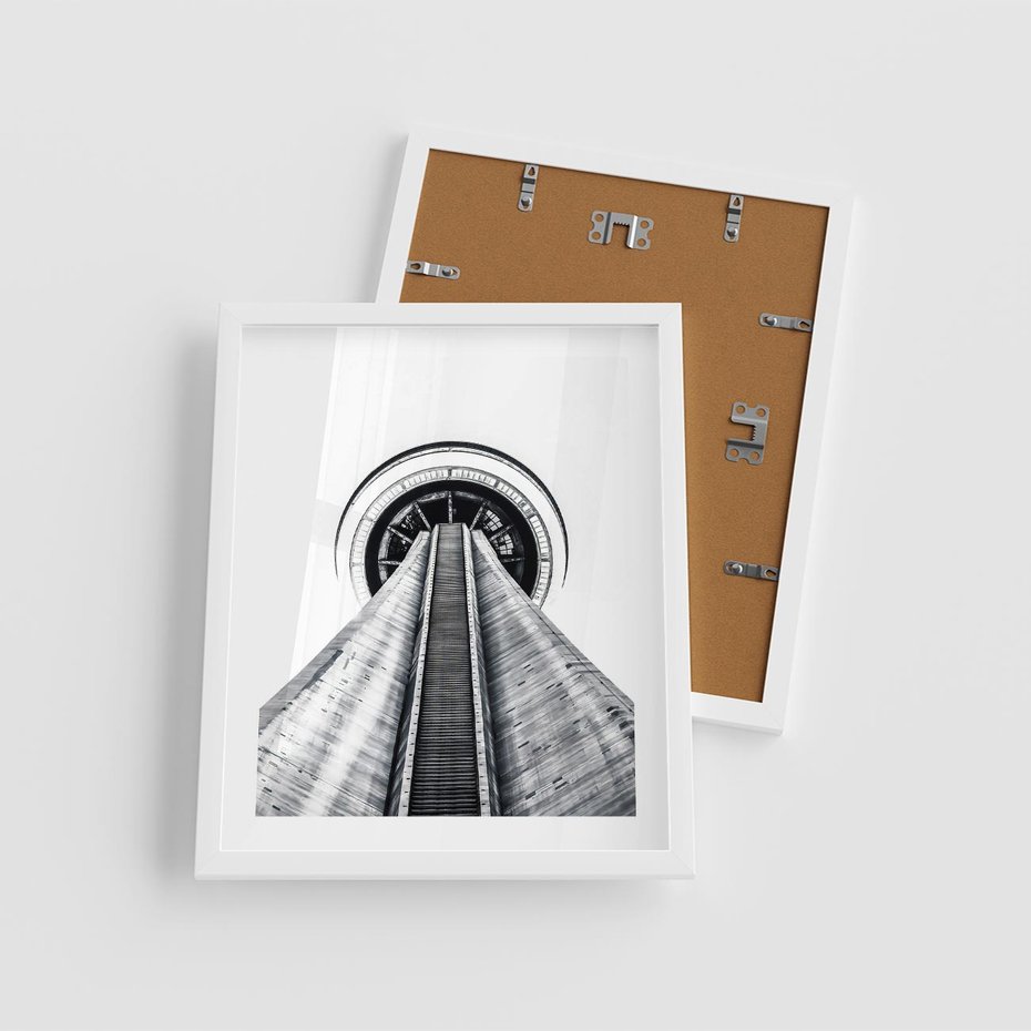 Plakat w ramie 40x50 - Perspektywa Wieży - architektura, wieża - rama biała