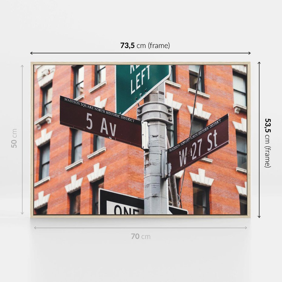 Obraz w ramie 70x50 - Namiastka wielkiego miasta - Nowy Jork, drogowskaz - rama drewno