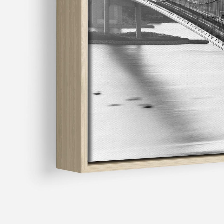 Obraz w ramie 70x50 - Ikona Miasta - most Nowy Jork, czarno biała fotografia - rama drewno