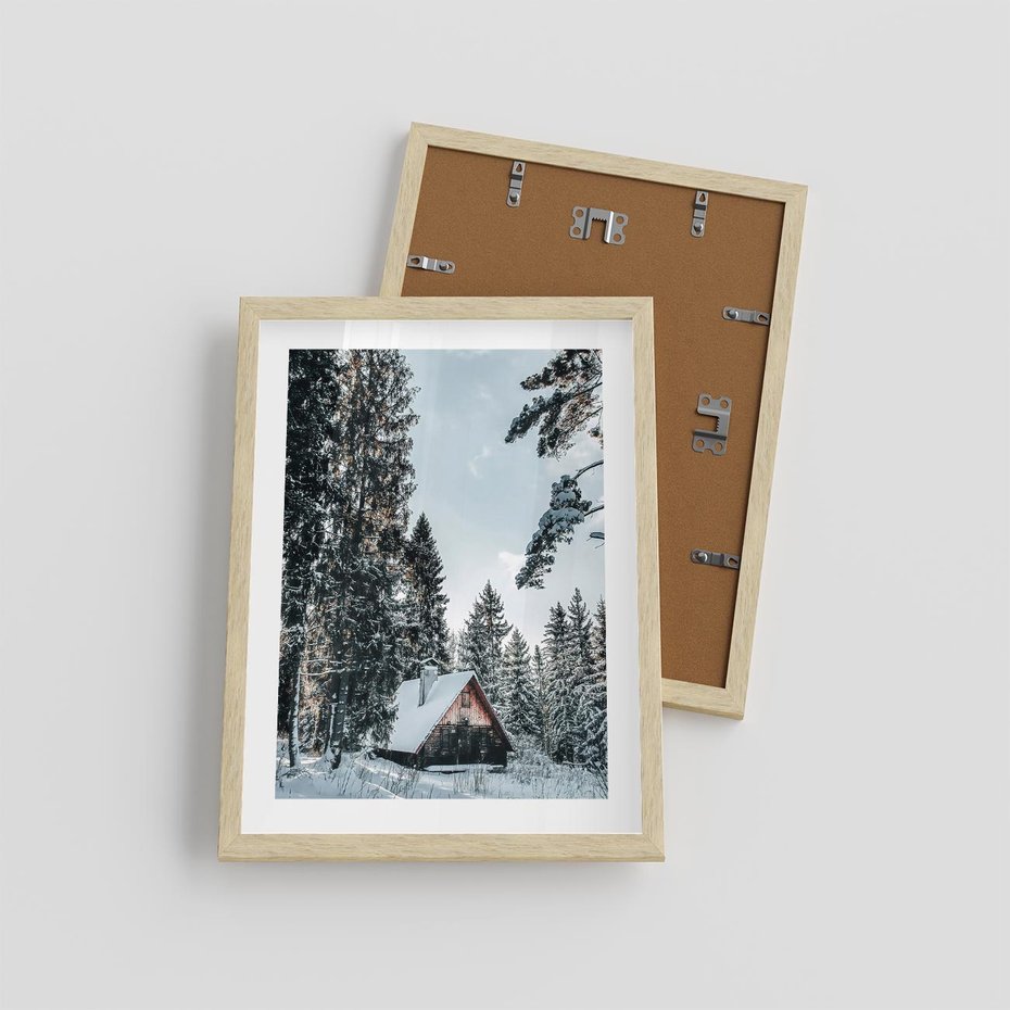 Plakat w ramie 30x40 - Górska Uroda Zimą: Dom w Śniegu - domek w górach, zima - rama drewno