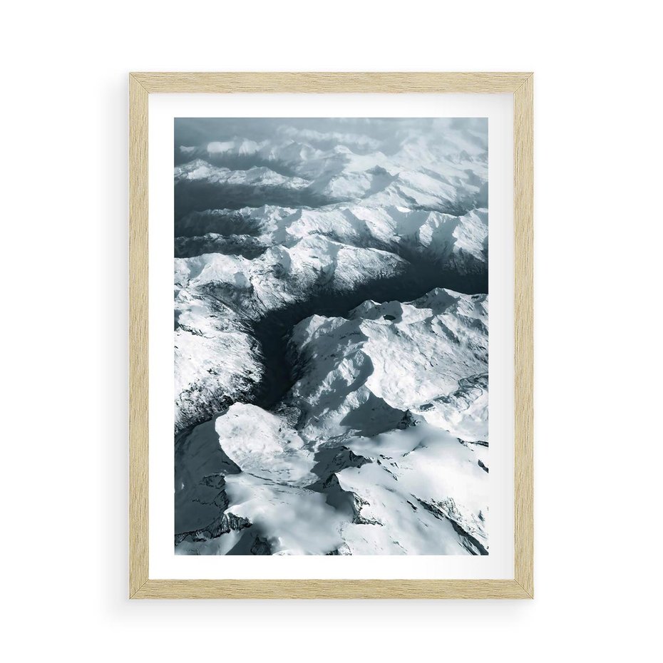 Plakat w ramie 50x70 - Ośnieżone Szczyty z Wysoka - ośnieżone szczyt górskie, zdjęcie z lotu ptaka - rama drewno