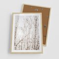 Plakat w ramie 50x70 - Szron na Gałęziach - ośnieżone gałązki, szron na gałęziach - rama drewno
