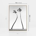Obraz w ramie 70x100 - Samotne Palmy - czarno biała fotografia, dwie samotne palmy - rama drewno