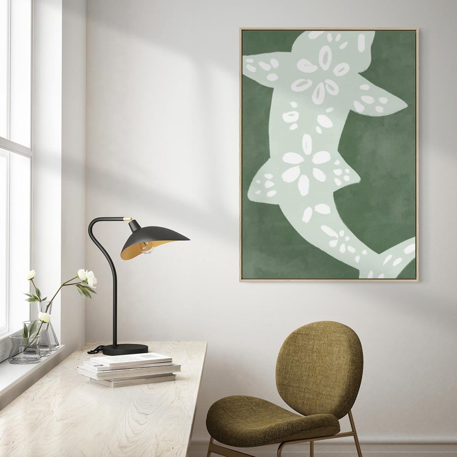 Obraz w ramie 50x70 - Migotliwe Wibracje Zieleni - zielony plakat, abstrakcja przypominająca rybę - rama drewno