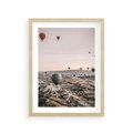 Plakat w ramie 30x40 - Wolność w Powietrzu - balony latające nas pustynnym krajbrazem, balony do latania - rama drewno