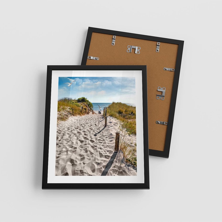 Plakat w ramie 40x50 - Mewy nad Morzem - plaża, mewy - rama czarna