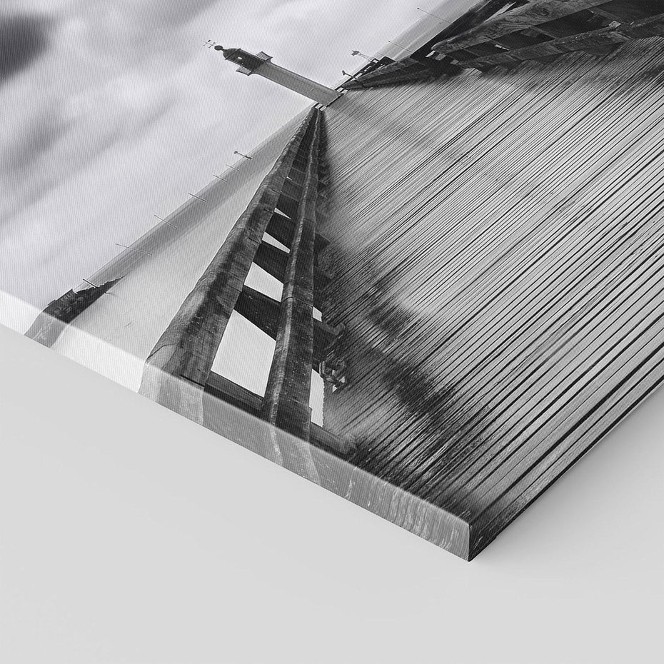 Obraz na płótnie 60x60 - Romantyczny pomost z latarnią - pomost, latarnia