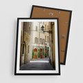 Plakat w ramie 50x70 - Uliczka: perspektywa miejskiego krajobrazu - uliczka, perspektywa - rama czarna