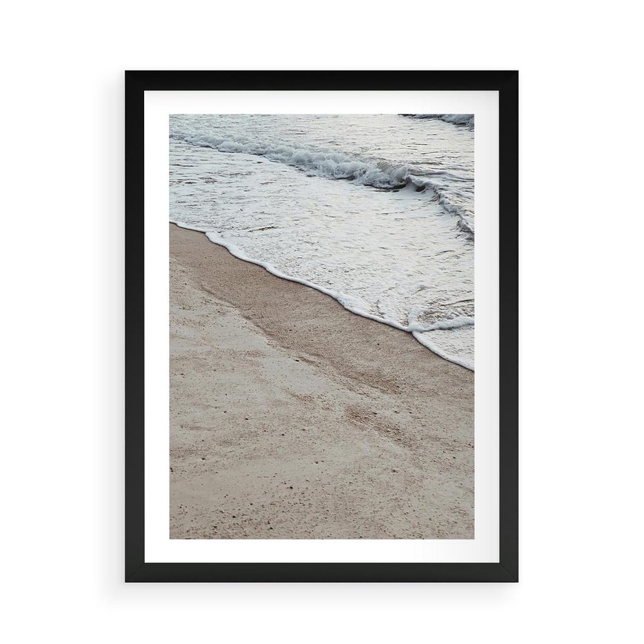 Plakat w ramie 50x70 - Brzeg Morza: Malownicza Plaża i Fale - morze, plaża - rama czarna
