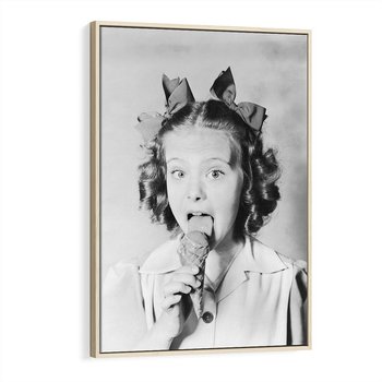 Obraz w ramie 80x120 - Pyszny Deser - retro zdjęcie, czarno białe - rama drewno