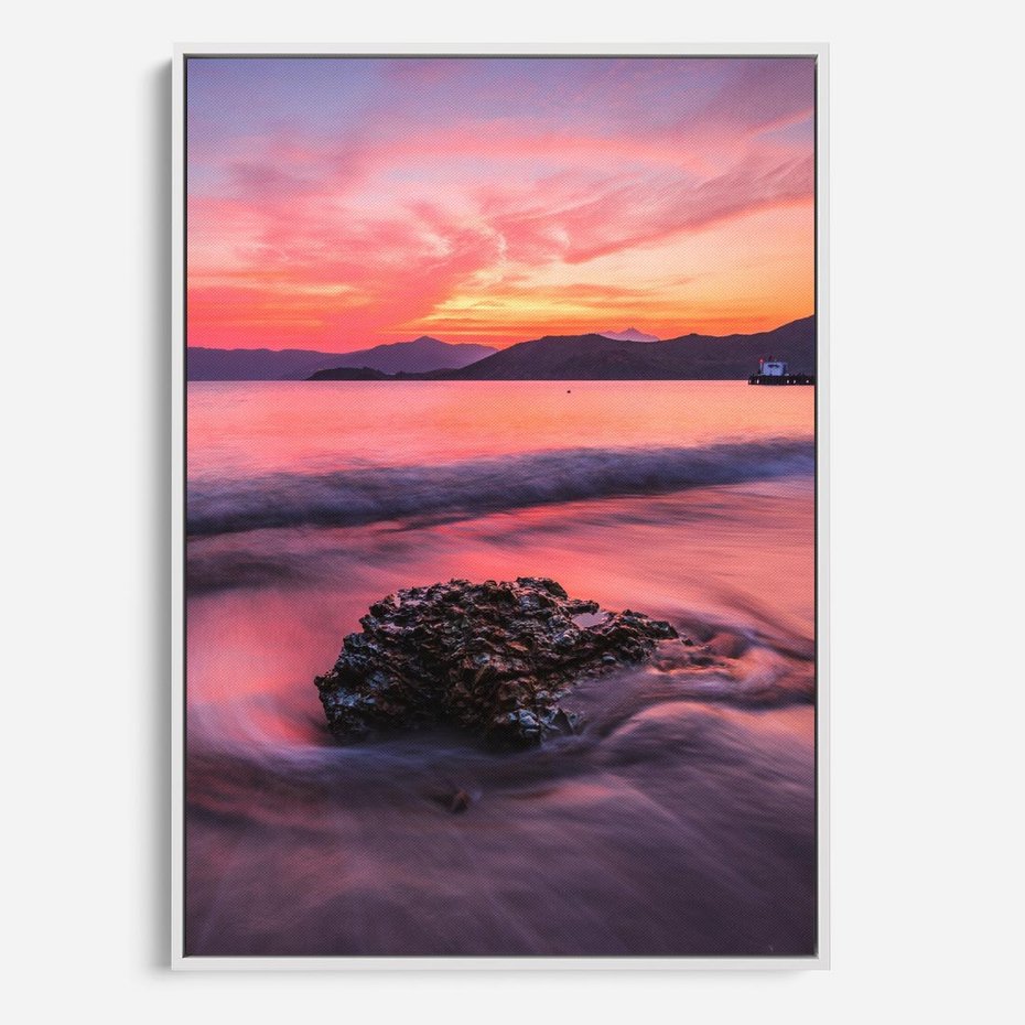 Obraz w ramie 80x120 - Zaklęty Zachód - magiczny zachód słońca, fioletowe - rama biała