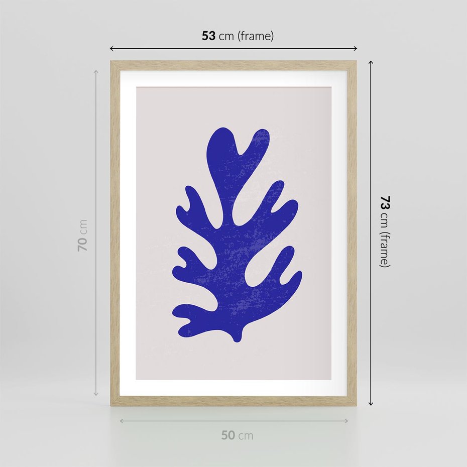 Plakat w ramie 50x70 - Przenikająca Struktura - boho plakat, niebieski liść w intensywnym kolorze - rama drewno