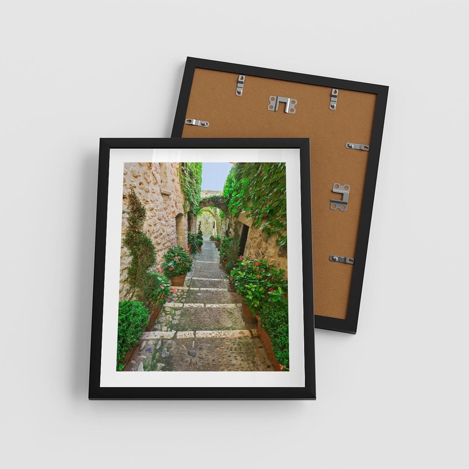 Plakat w ramie 40x50 - Magiczna podróż w głąb miasta - uliczka, perspektywa - rama czarna