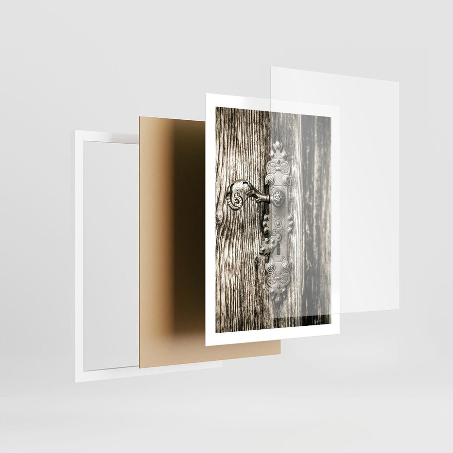 Plakat w ramie 50x70 - Stare Drzwi z Ozdobną Klamką - stare drzwi, klamka - rama biała