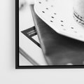 Obraz w ramie 50x50 - Makaroniki w Szarości - czarno biała fotografia, plakat - rama czarna