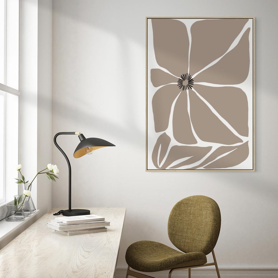 Obraz w ramie 80x120 - Złudne Zmysły - abstrakcyjny kwiat, beże i brązy - rama drewno