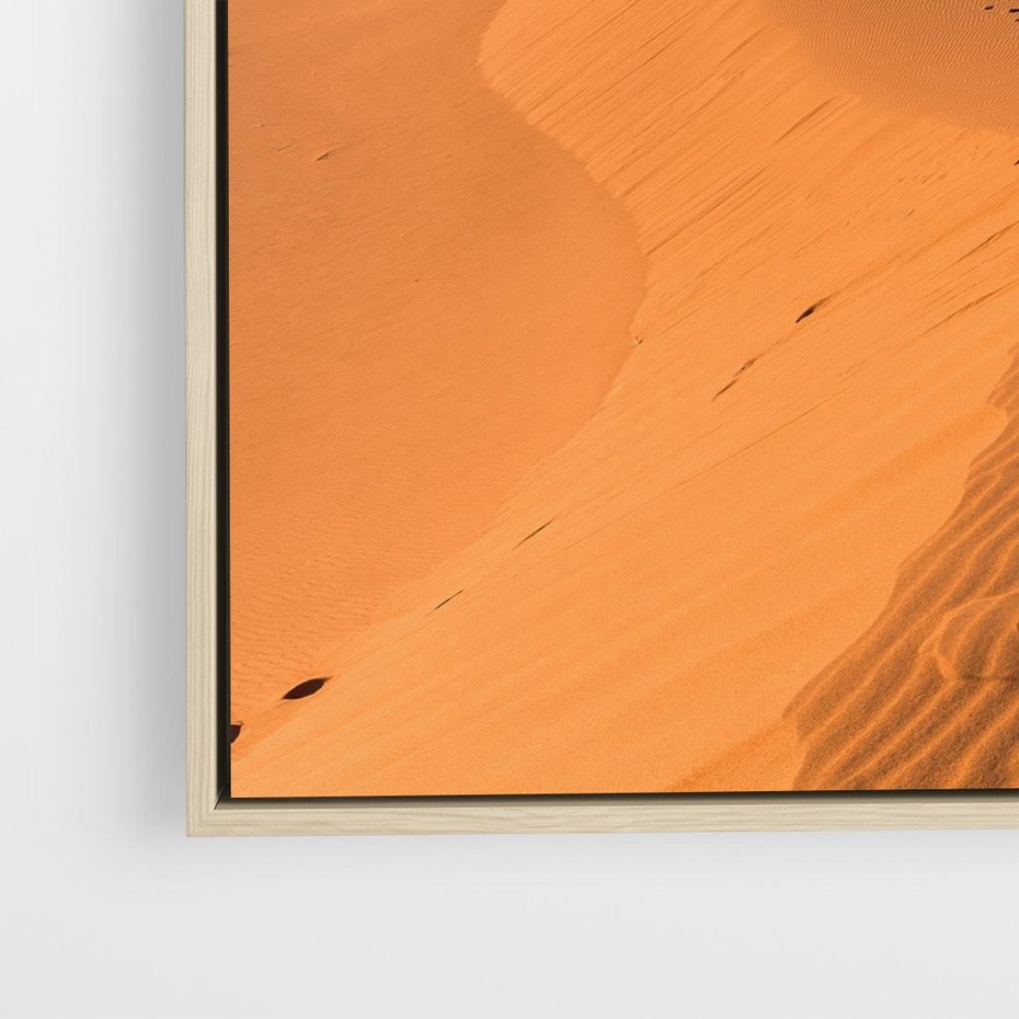 Obraz w ramie 50x50 - Piasek pustyni wędruje - pustynia, piasek - rama drewno