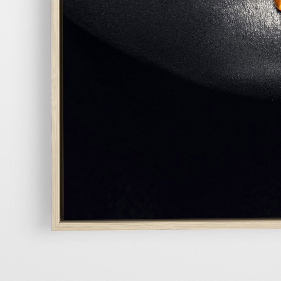 Obraz w ramie 80x120 - Złote Usta Kobiety - złote, usta - rama drewno