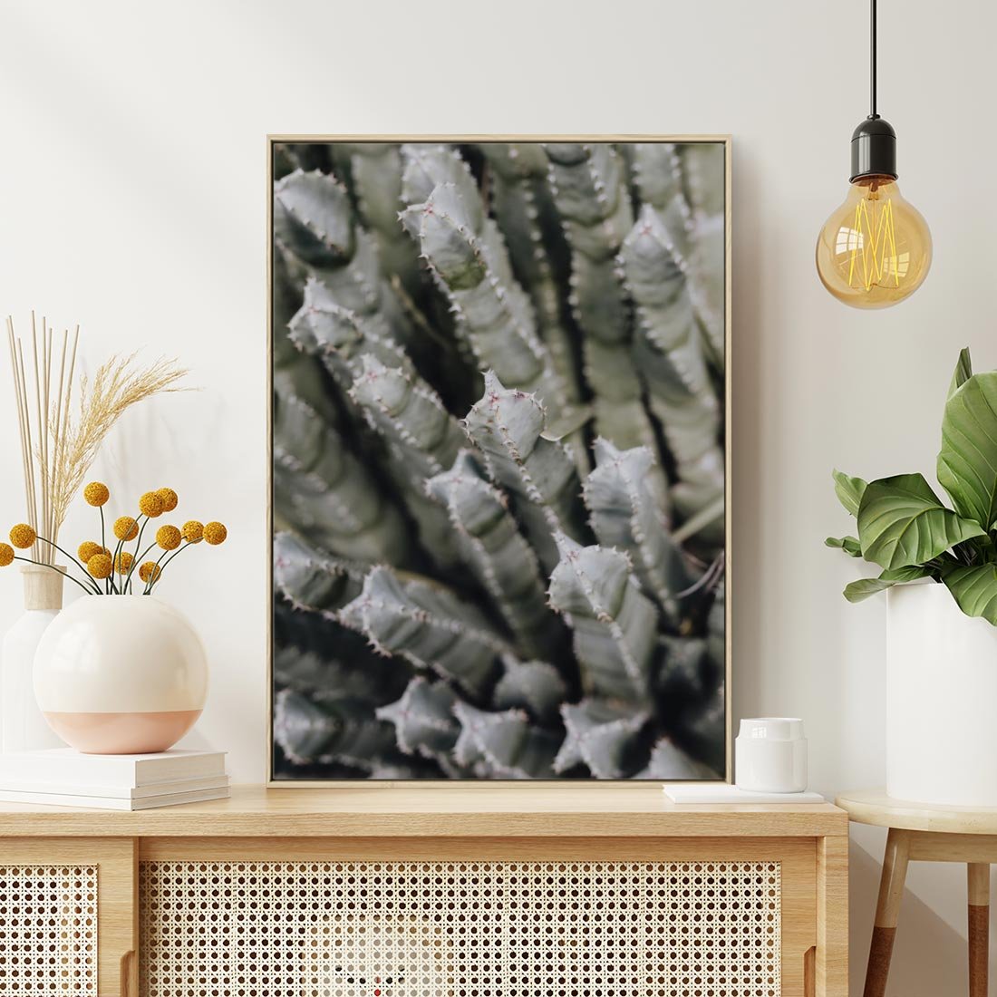 Obraz w ramie 80x120 - Boho kaktusy na pustyni - kaktusy, pustynia - rama drewno