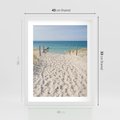 Plakat w ramie 40x50 - Harmonia plażowego morza - plaża, morze - rama biała