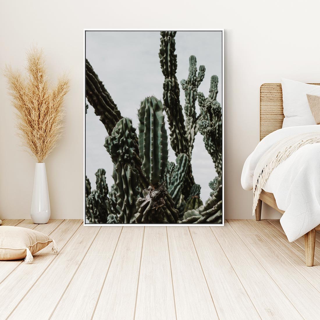 Obraz w ramie 80x120 - Boho oaza wśród kaktusów - kaktusy, pustynia - rama biała