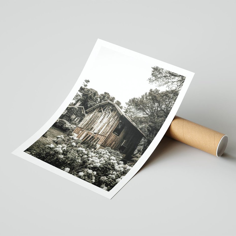 Plakat bez ramy 21x30 - Oaza Uroku: Drewniana Chatka i Ogród - domek, ogród