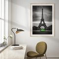 Plakat w ramie 40x50 - Paryskie Romantyczne Spotkanie - Eiffla, samochód - rama drewno