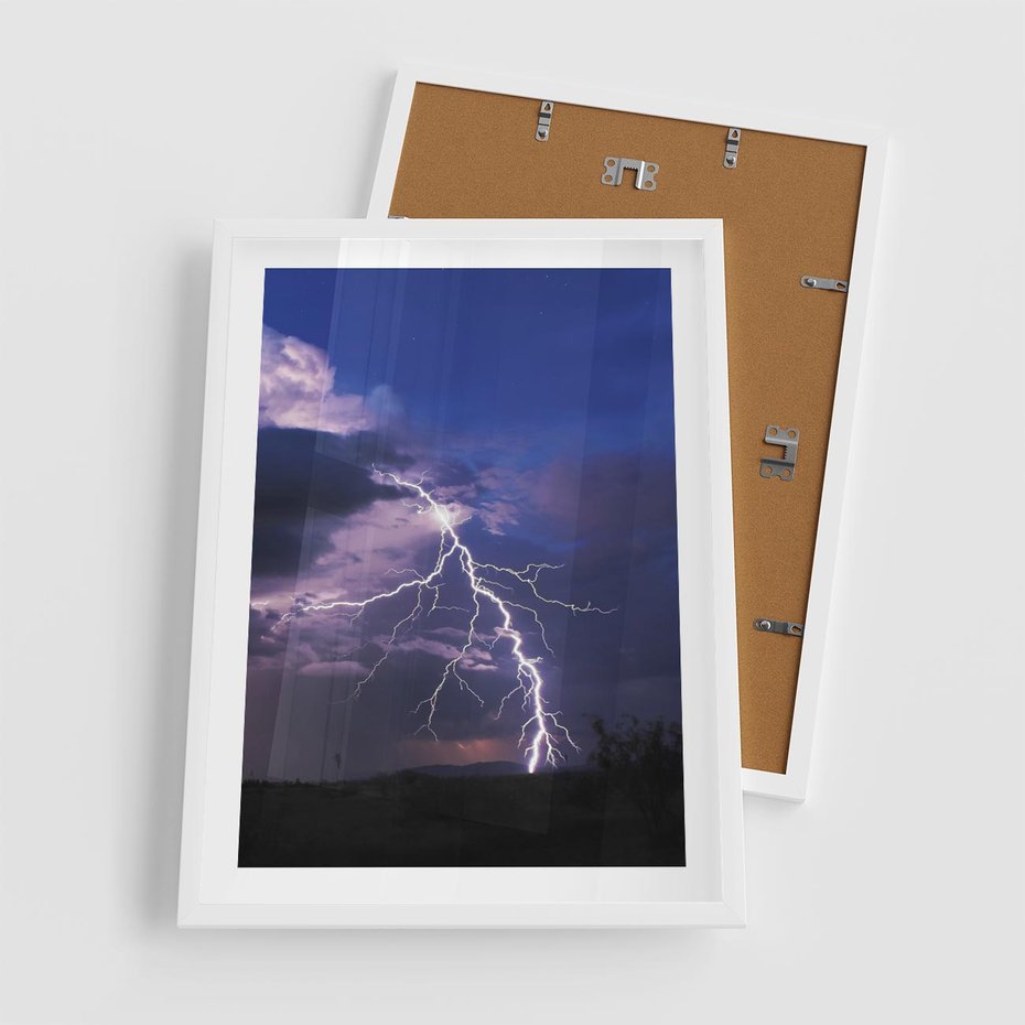 Plakat w ramie 50x70 - Burza z błyskawicami nad horyzontem - burza, błyskawica - rama biała