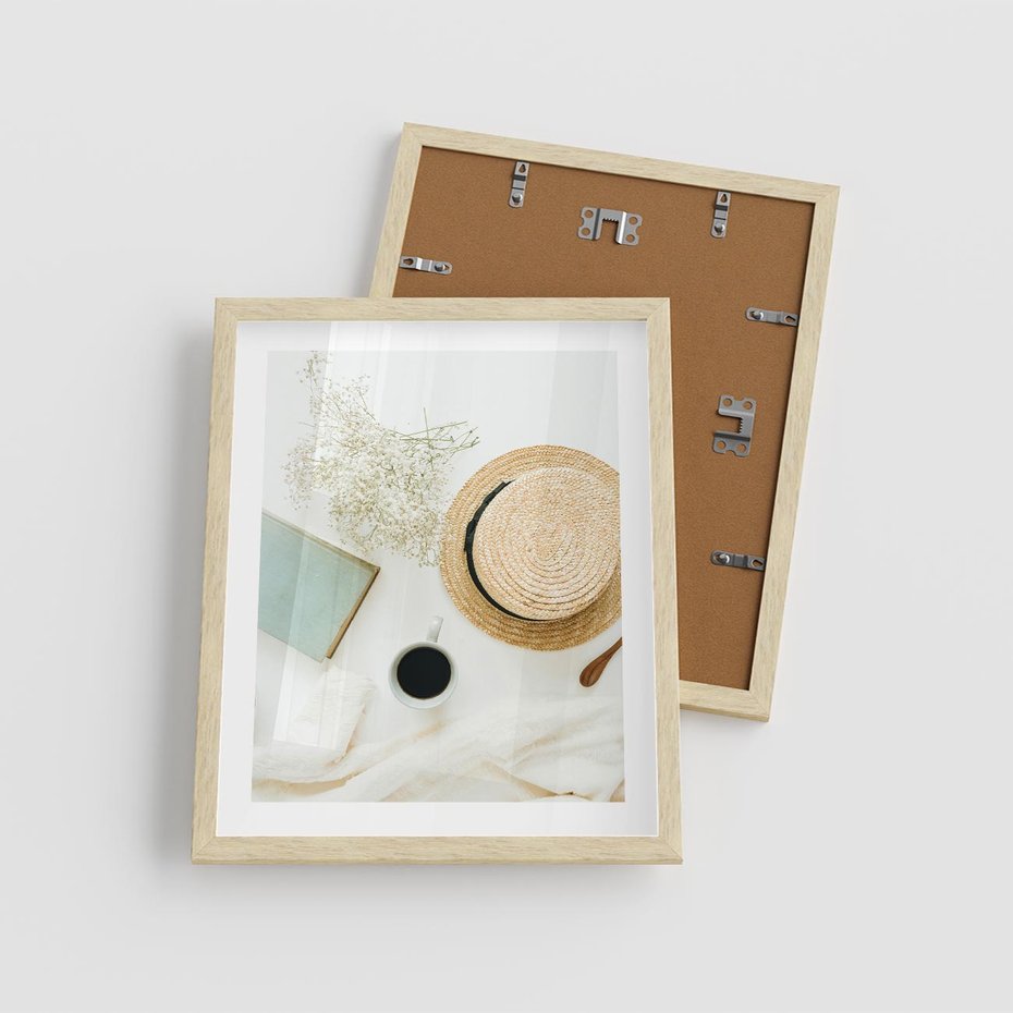 Plakat w ramie 40x50 - Boho Urok - kompozycja boho, slomkowy kapelusz - rama drewno