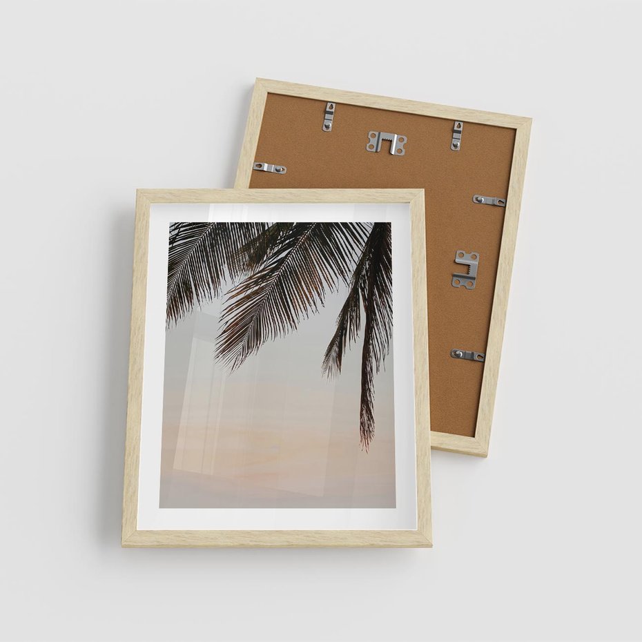 Plakat w ramie 40x50 - Tropikalna Harmonia - palmy na tle nieba - rama drewno