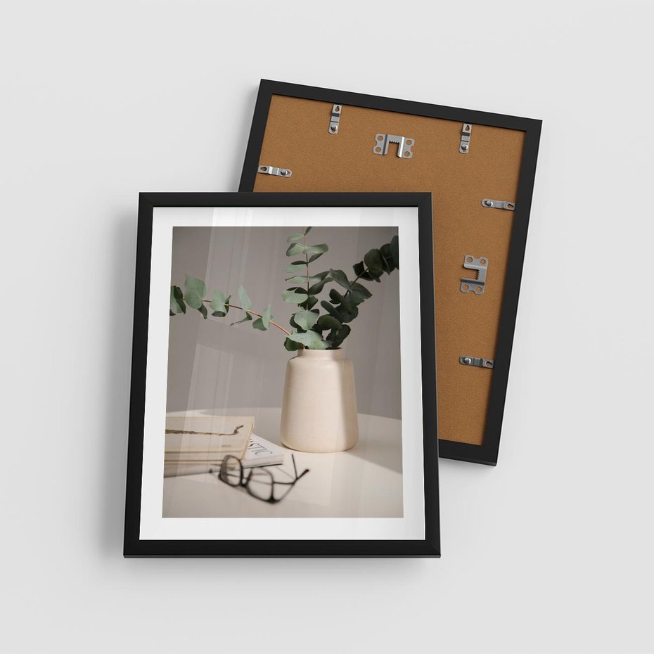 Plakat w ramie 40x50 - Eukaliptusowe liście w okularach - liście, eukaliptus - rama czarna