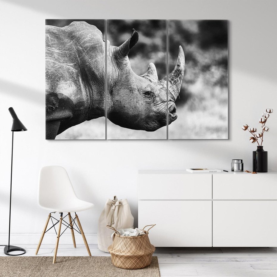Obraz na płótnie 120x80 - Potęga Afryki - czarno biała fotografia, zbliżenie na postać nosorożca