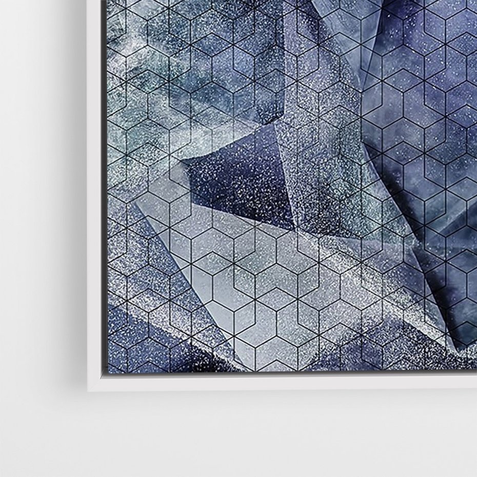 Obraz w ramie 70x100 - Melodia mgieł i marzeń - abstrakcja w kolorze granatu, przypominająca górę lodową - rama biała