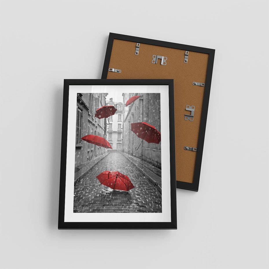 Plakat w ramie 30x40 - Parasole w malowniczej uliczce - parasole, uliczka - rama czarna