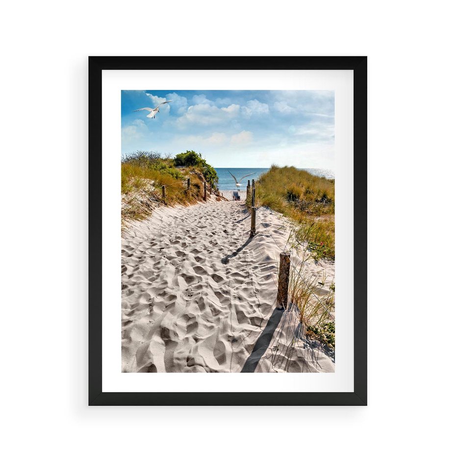 Plakat w ramie 40x50 - Mewy nad Morzem - plaża, mewy - rama czarna
