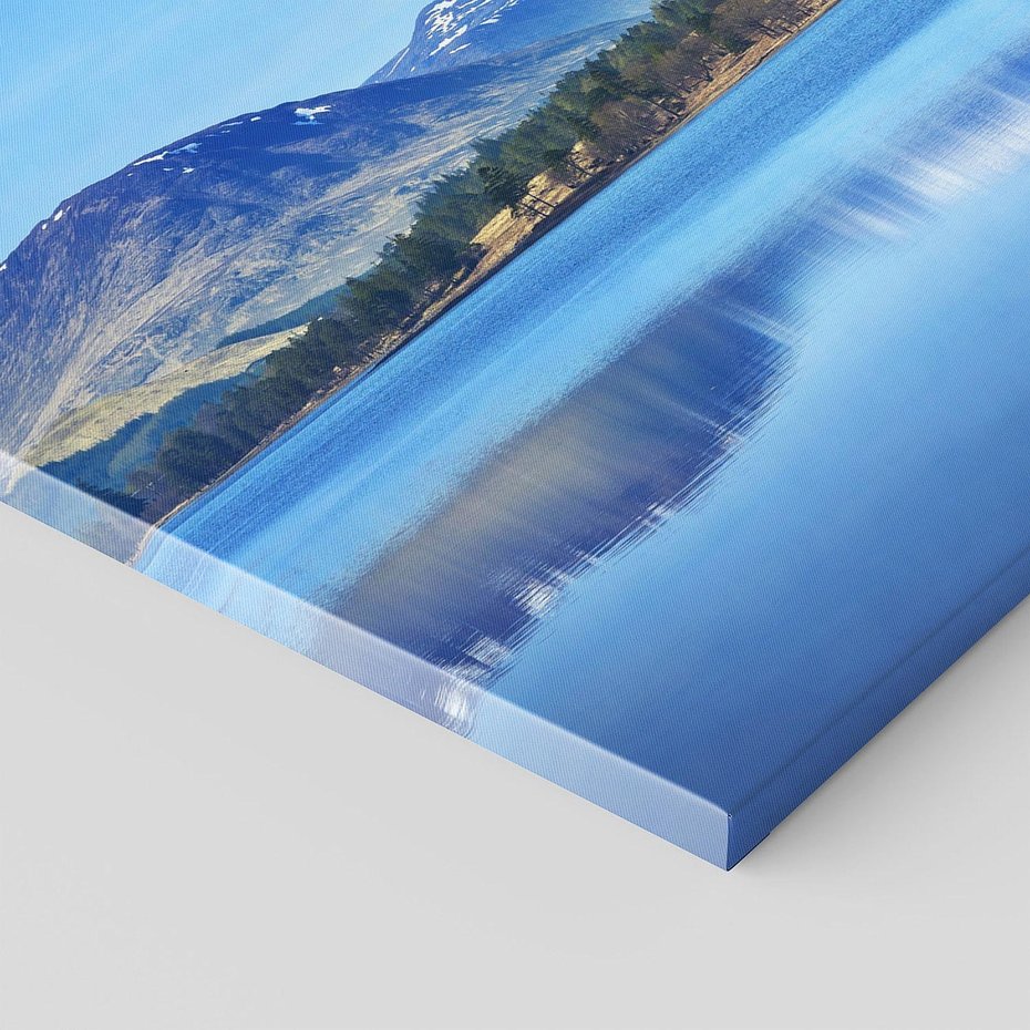 Obraz na płótnie 120x60 - Siła i Spokój Przyrody - góry, jezioro