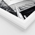Plakat w ramie 50x70 - Wznoszący się Wysoko - architektura, wysoki wieżowiec - rama biała